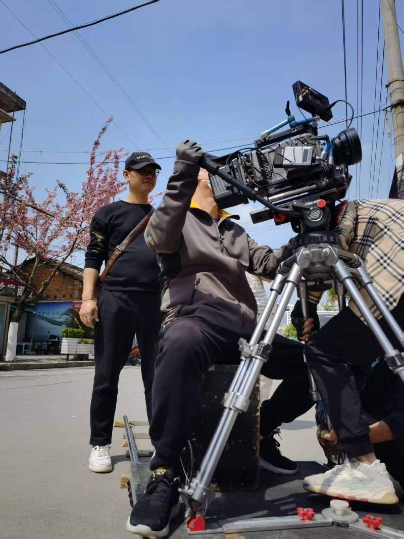 西乡塘区广告片拍摄：快消品牌爆款之选，网感内容适配社媒传播！