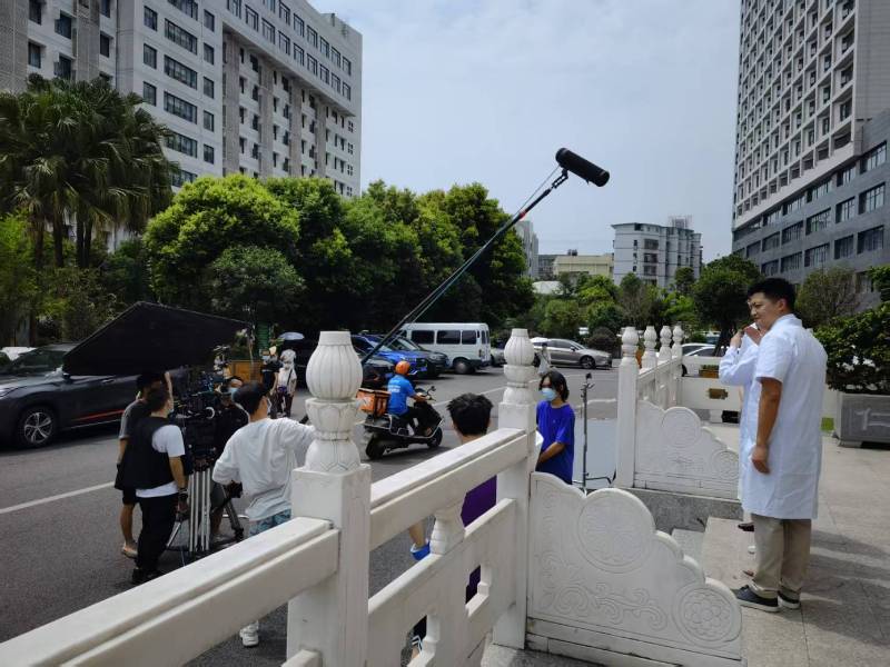 西乡塘区广告片拍摄公司低成本实现高规格制作的诀窍